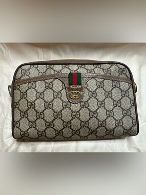 Authentic Gucci GG Supreme Sherry Line Crossbody Bag w/ COA